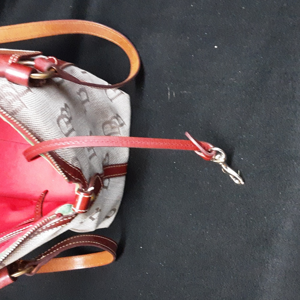 Dooney & Bourke Red and Cream Shoulder Bag - Picture 11 of 11